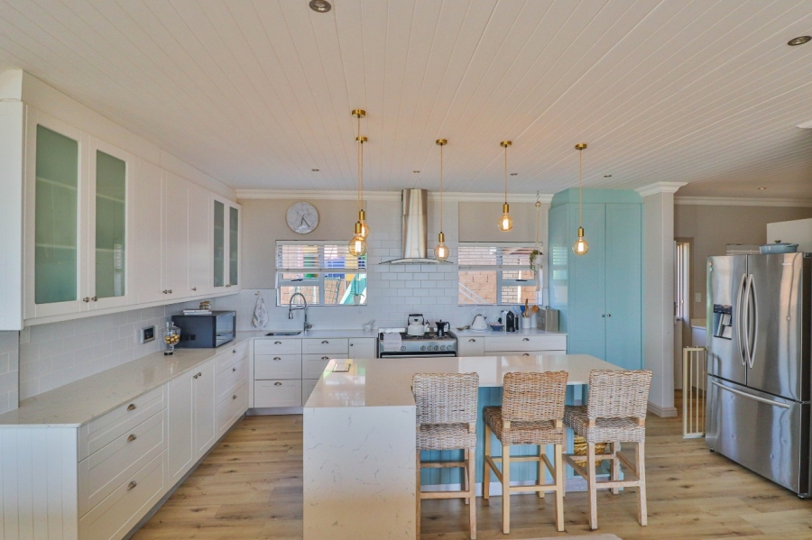 4 Bedroom Property for Sale in Hartenbos Heuwels Western Cape